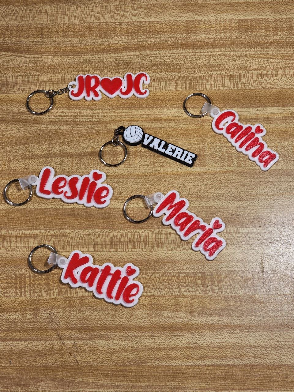 Llaveros personalizados / Custom Name Keychains - Kat Diversities
